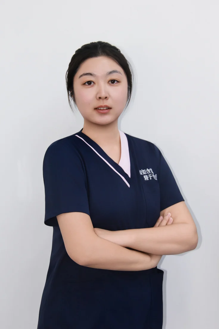 张曚曚医师形象照